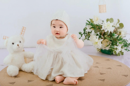 句容宝宝几个月抬头
